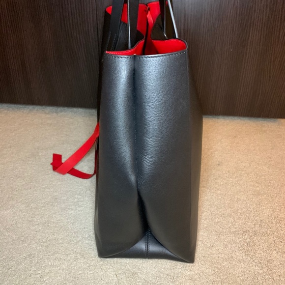 🛑SOLD🛑 Valentino V-RING Tote - Picture 4 of 7